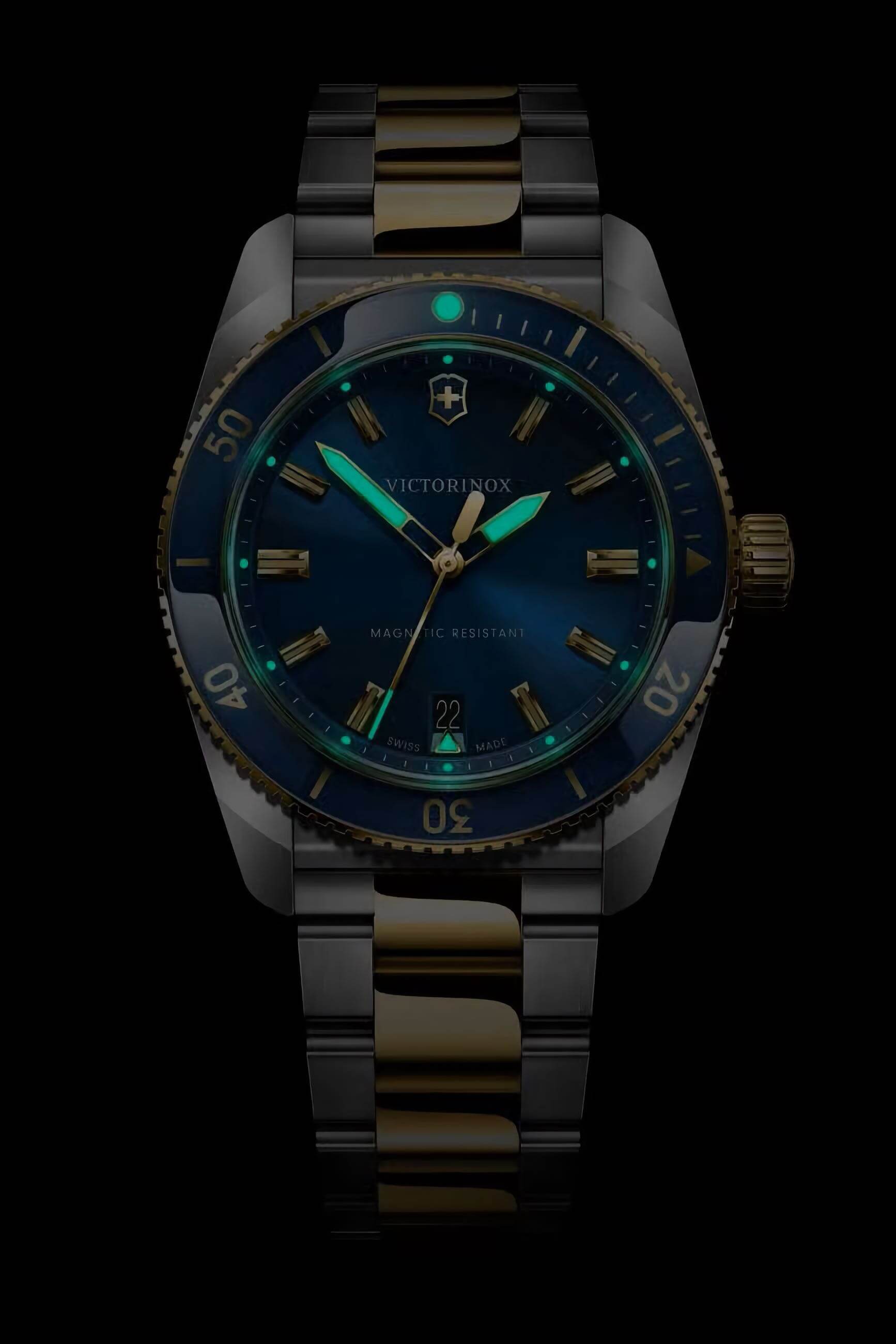 Victorinox -Victorinox Herren Armbanduhr Maverick Bicolor Blau Datum Quarz 39mm- 242100