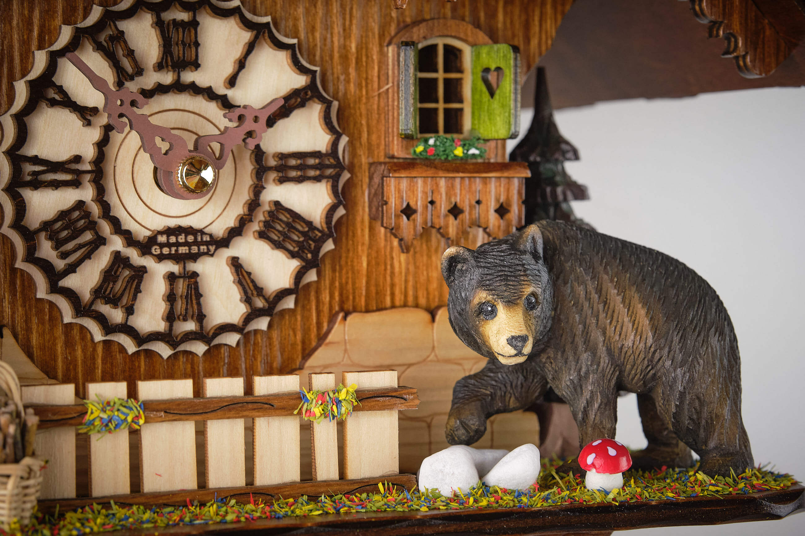 Trenkle -Cuckoo Clock Quartz Movement Bear House 24cm- 4304 QM HZZG