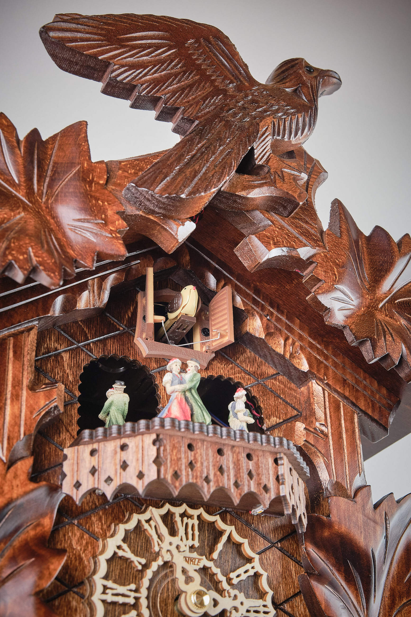 Trenkle -Cuckoo clock with music and dancing figures quartz movement 48cm- 7301 QMT HZZG