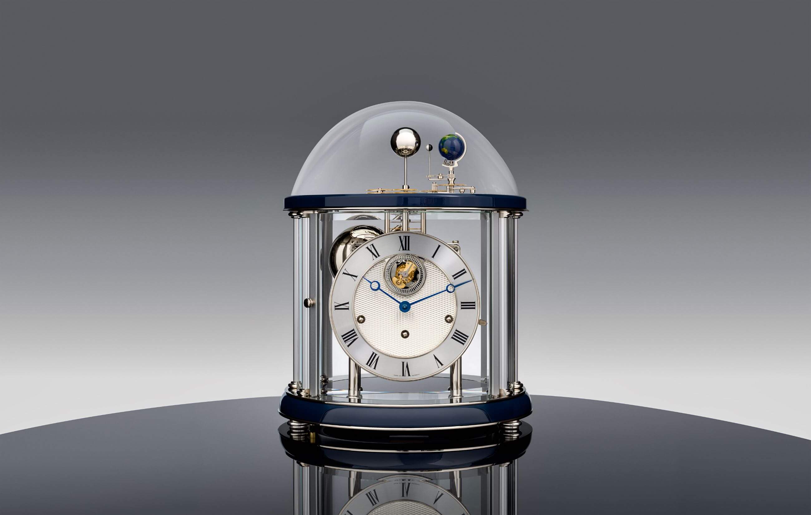 Hermle -Tellurium Tourbillon Blau Nickel 8-Tage Laufwerk 35cm- 23070-V30352