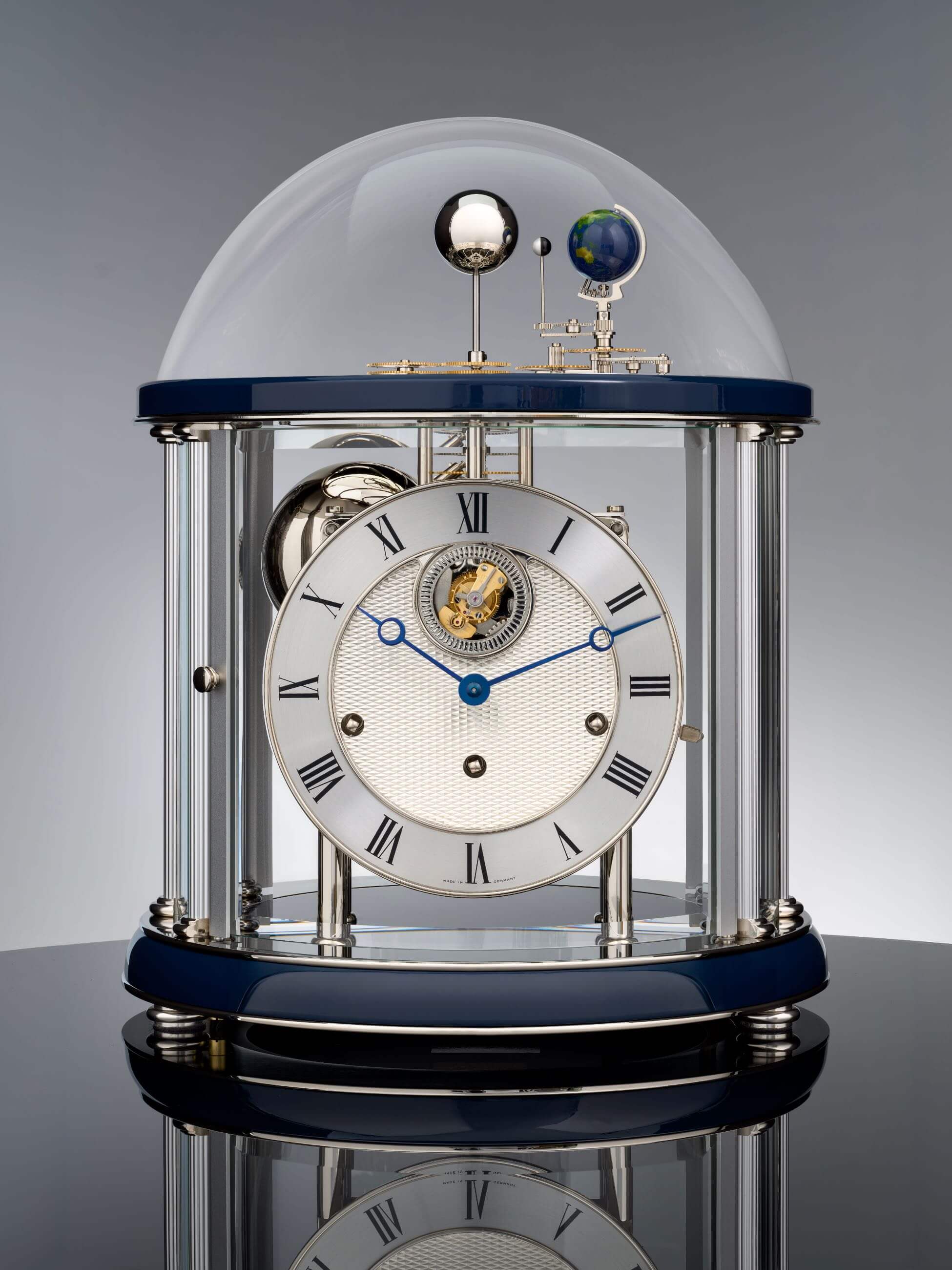 Hermle -Tellurium Tourbillon Blau Nickel 8-Tage Laufwerk 35cm- 23070-V30352