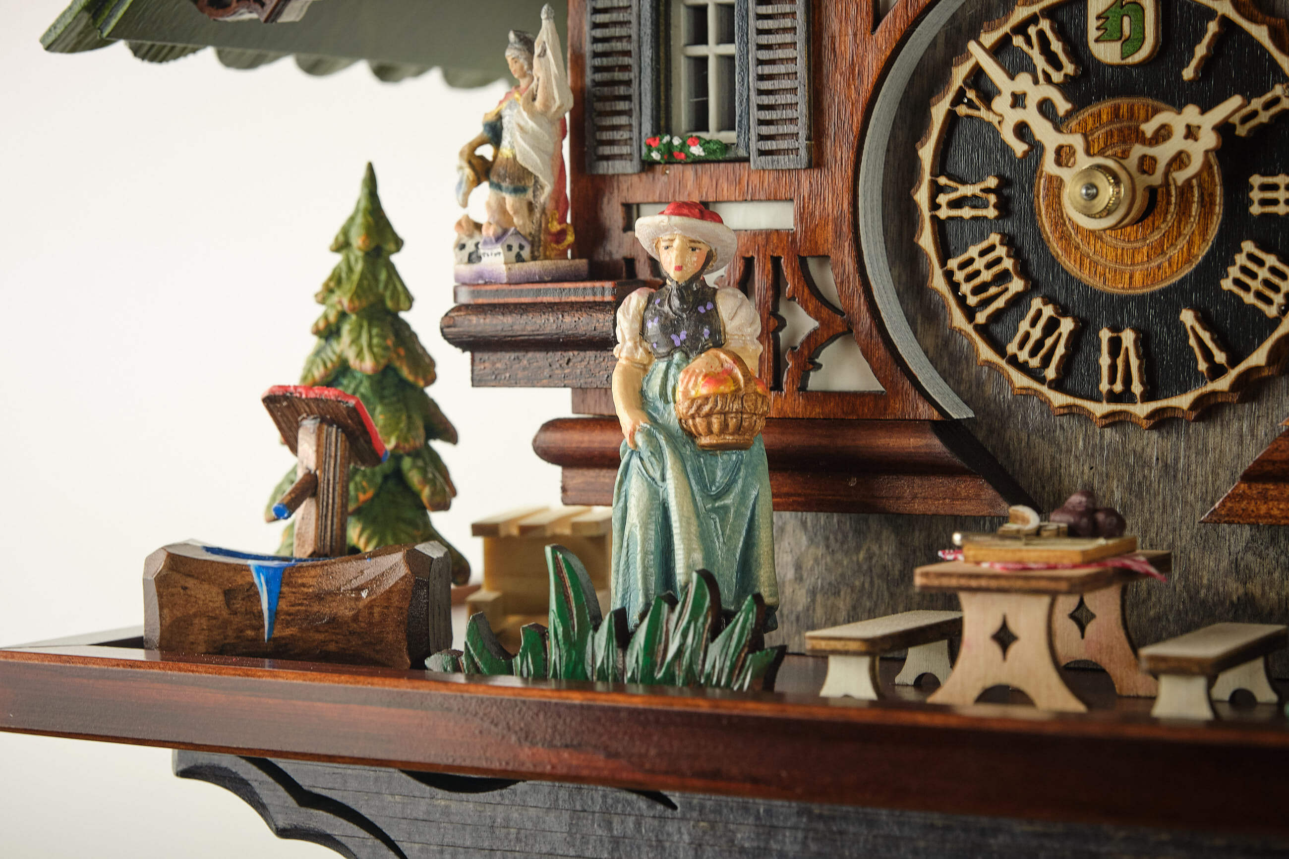 Hönes -Cuckoo clock Black Forest house with half-timbered 8-day movement 38cm- 8770