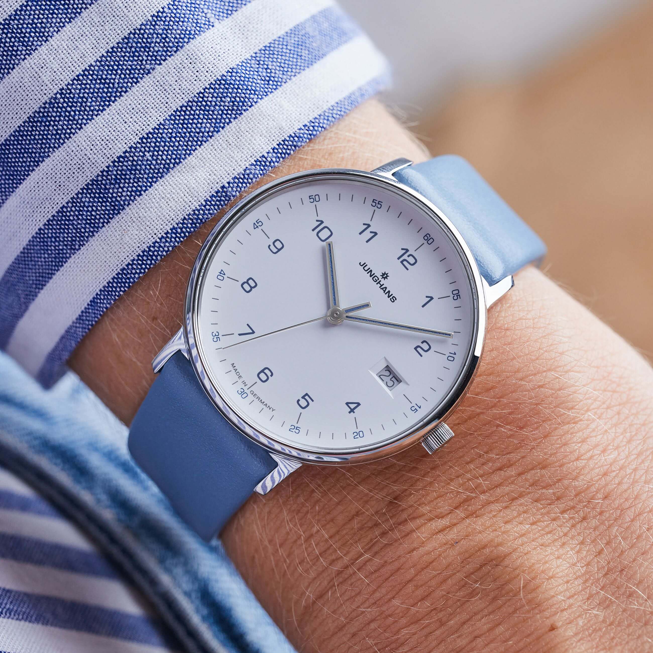Junghans -FORM Damenuhr Blau Weiß Datum Saphirglas Quarz 34mm- 047/4456.00