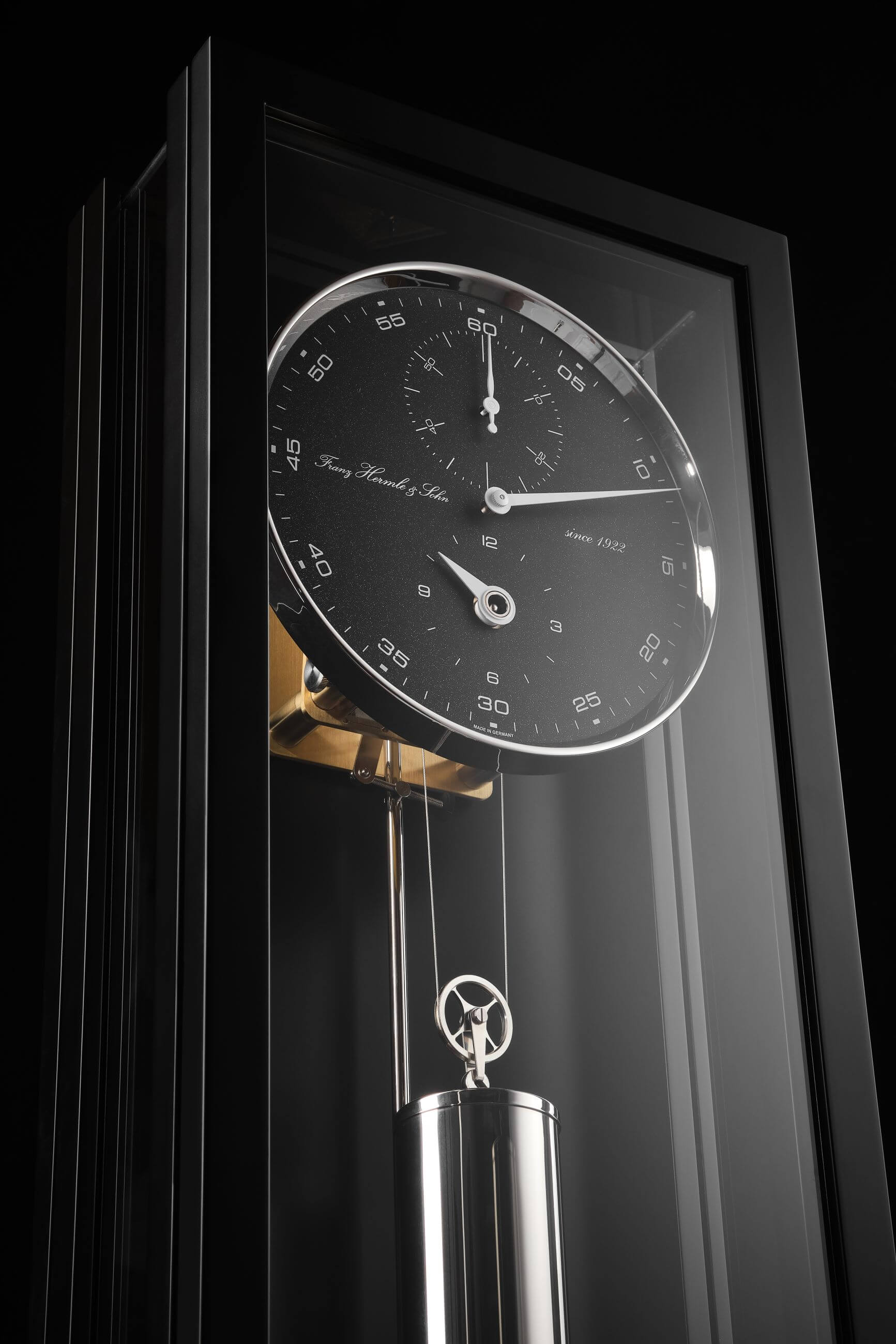 Hermle -Wanduhr Schwarz Monatsläufer Mechanisch 86cm- 71007-740761