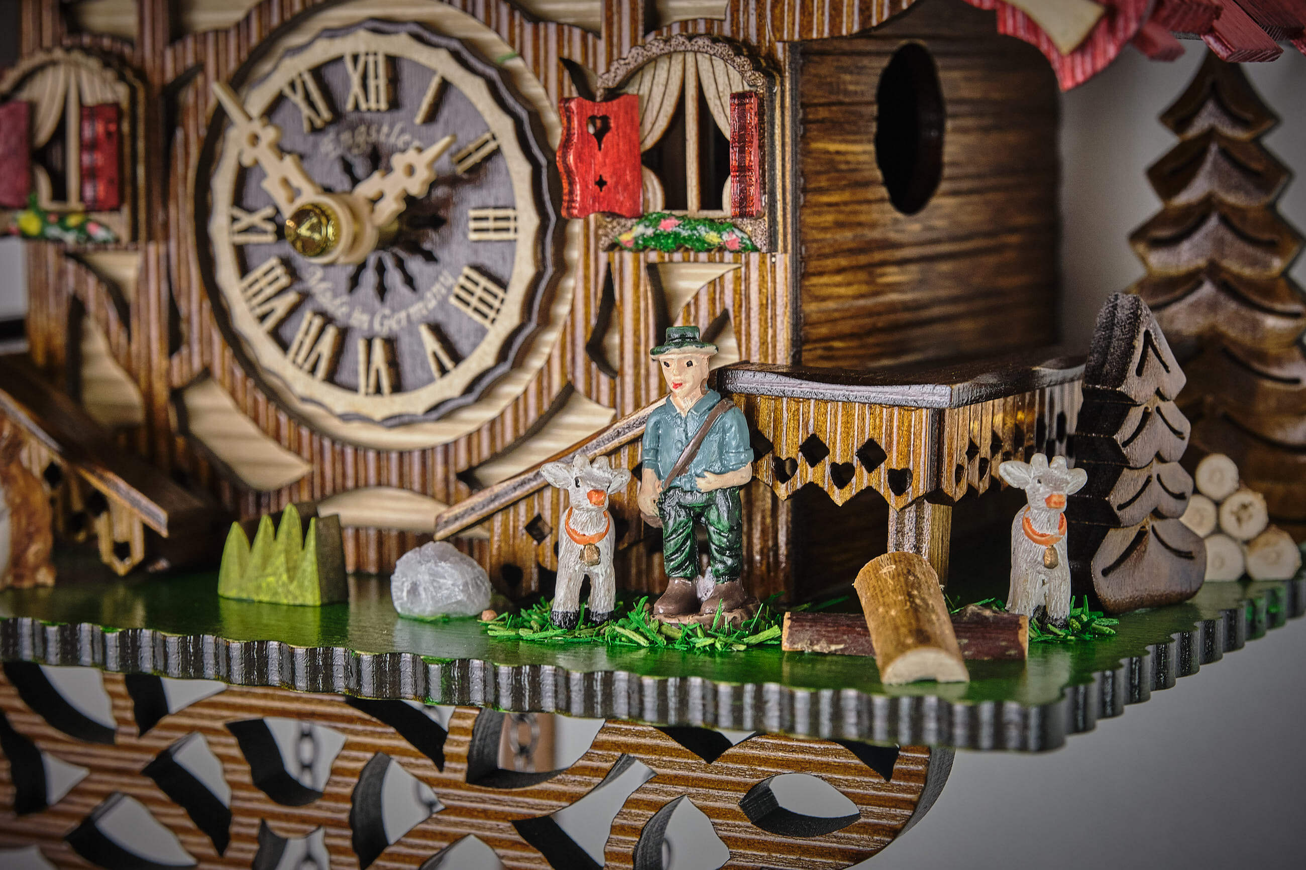 Engstler -Cuckoo clock quartz movement Heidihaus with music 36cm- 3443 QM