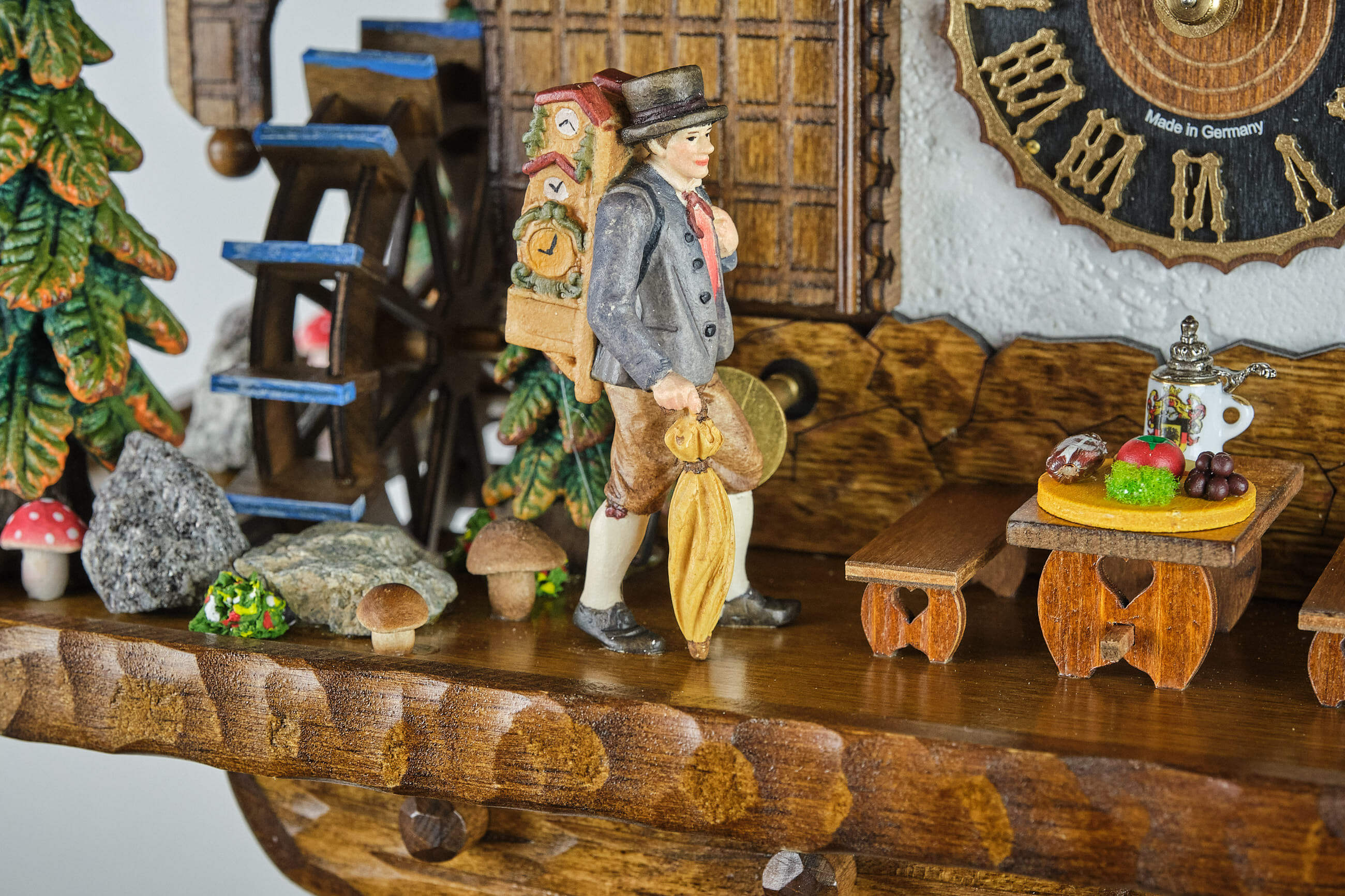 Hönes -Cuckoo Clock 8-Day Movement Music Schnitzerstube 60cm- 86763T