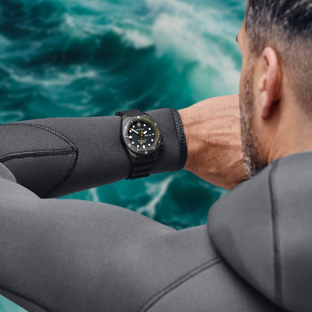 Victorinox -Dive Pro Auto Men's Watch Black Automatic Sapphire Crystal 43mm- 241997