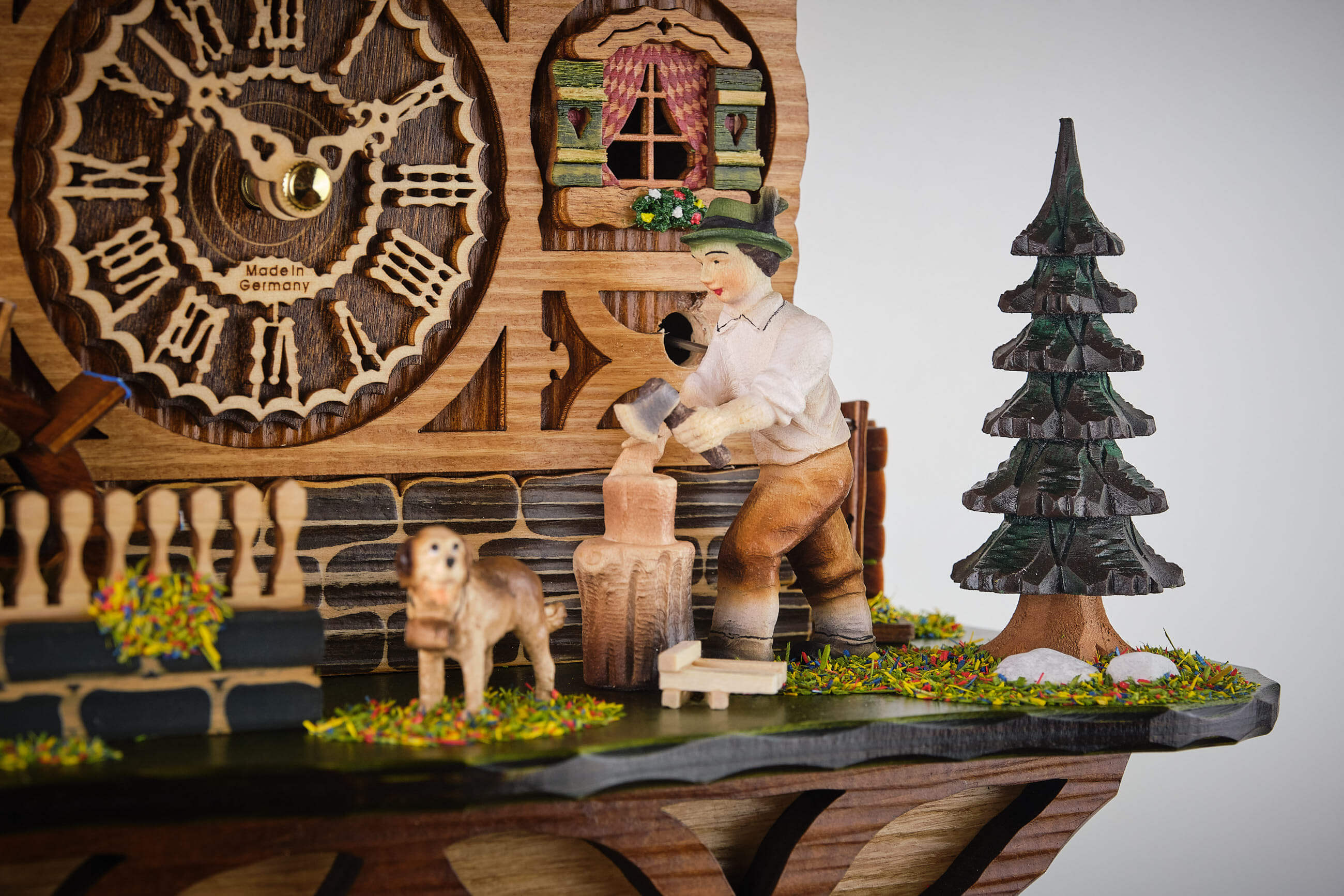 Trenkle -Cuckoo Clock Quartz Movement Black Forest House light with music 38cm- 4306 QMT HZZG