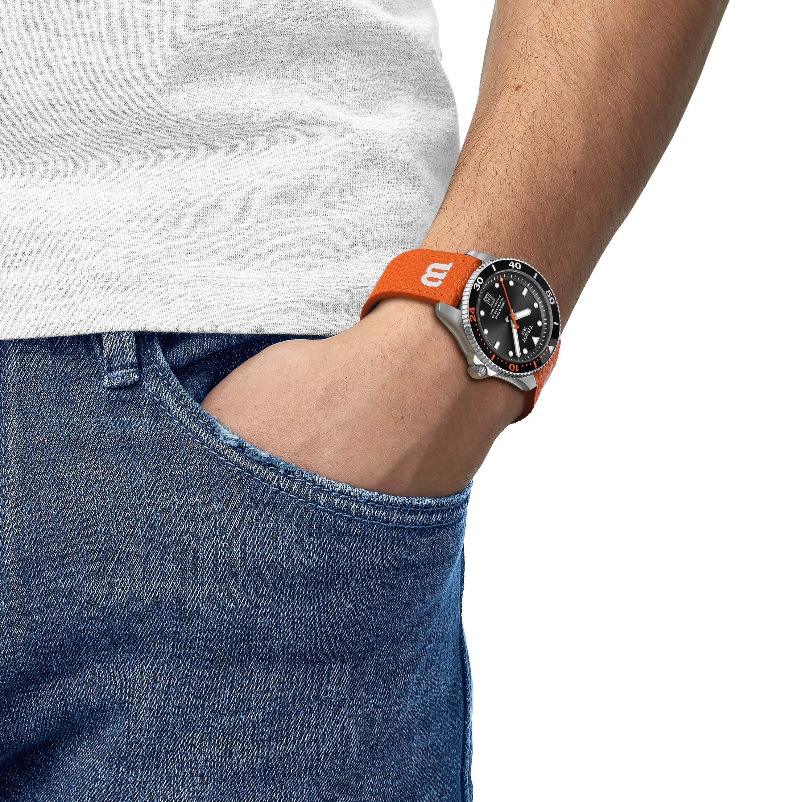 TISSOT -Seastar WilsonWNBA Herrenuhr Damenuhr Orange Schwarz Automatik Saphirglas 40mm- T120.807.17.051.00