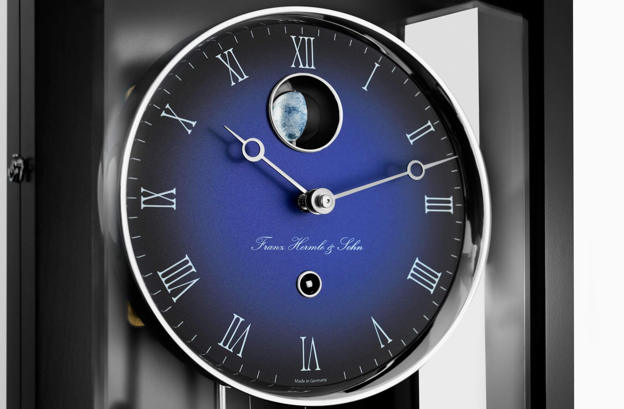 Hermle -Wanduhr Schwarz Blau Monatsläufer Mondphase Mechanisch 93cm- 71013-740761