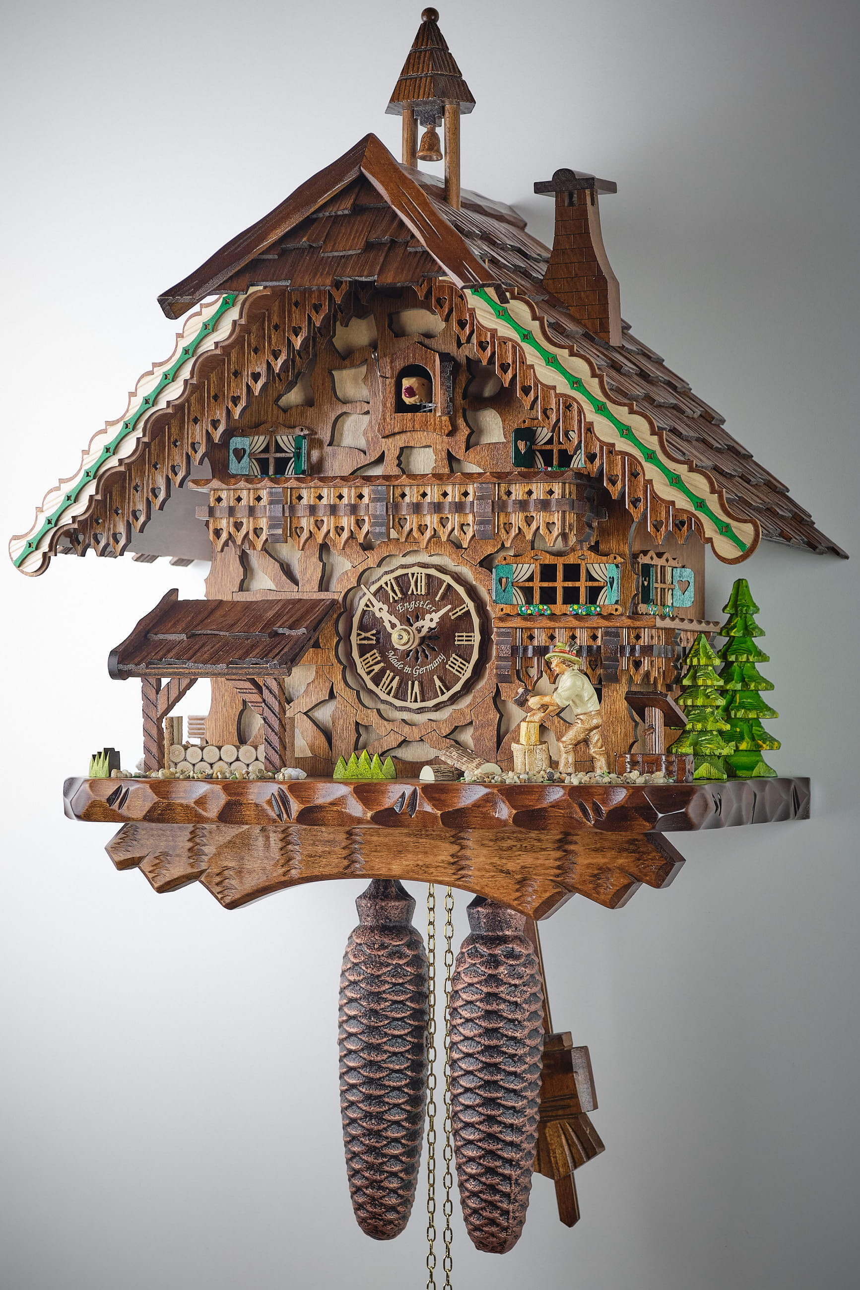 Engstler -Kuckucksuhr Schwarzwaldhaus mit Holzhacker 8-Tage Laufwerk 42cm- 3801/8
