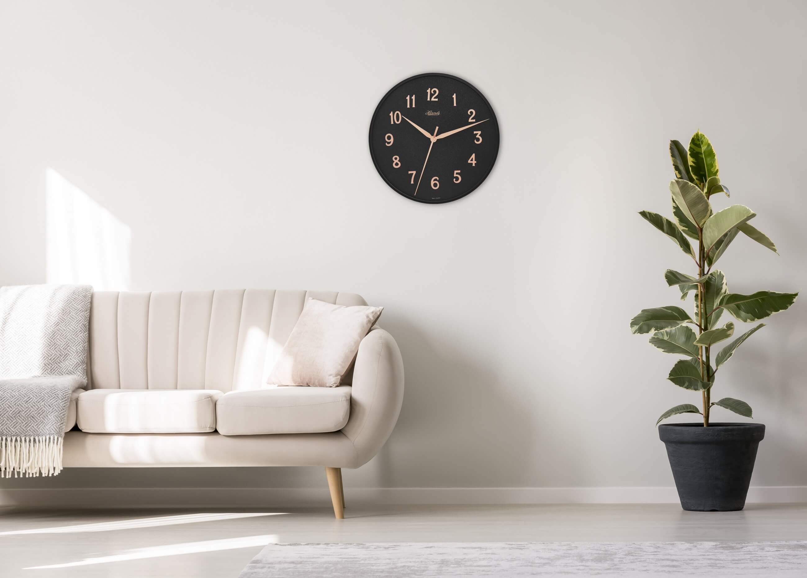 Hermle -Wall clock black Arabic numerals quartz 40cm- 30923-742100