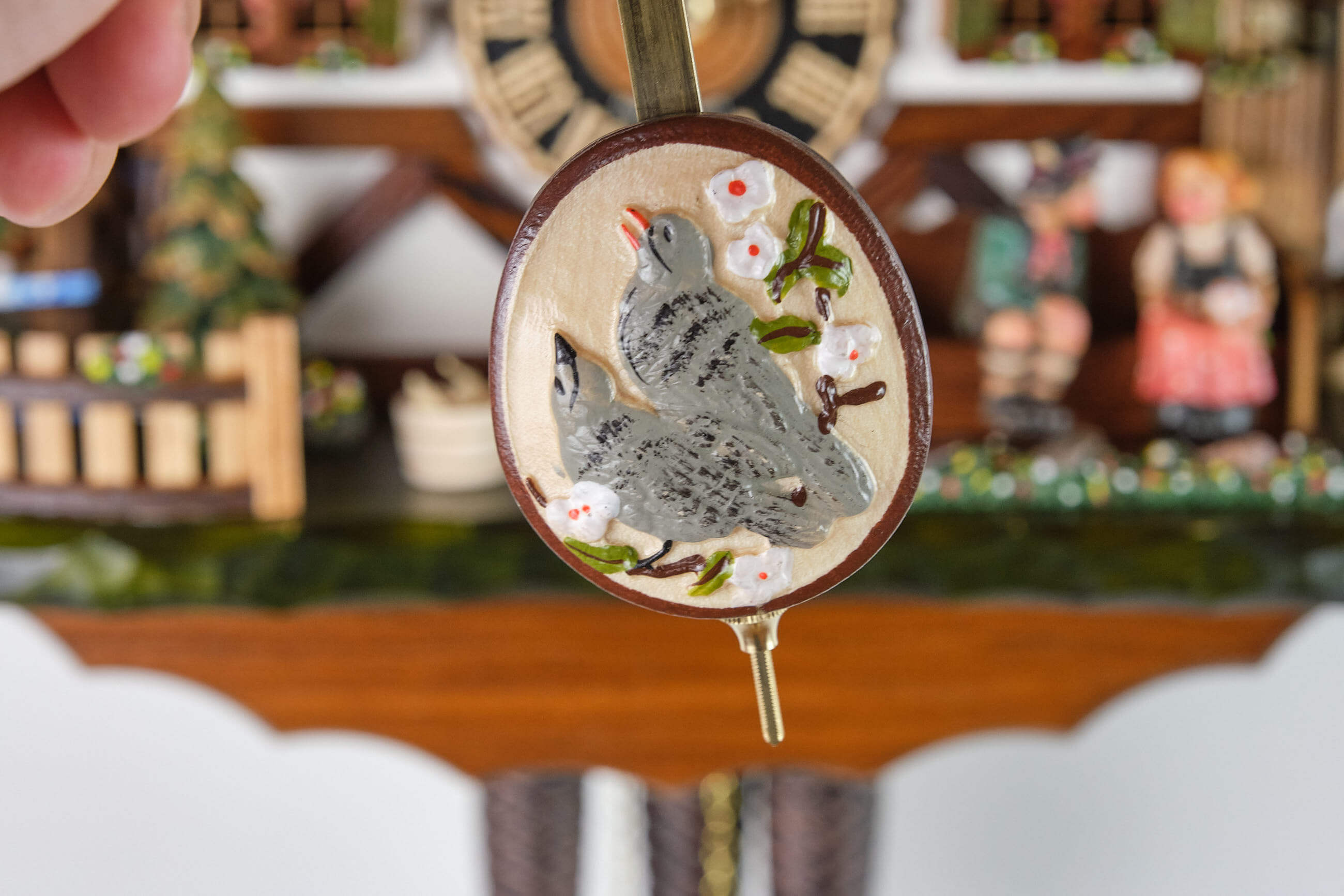 Hönes -Cuckoo clock 24-hour movement music kissing couple 45cm- 624T