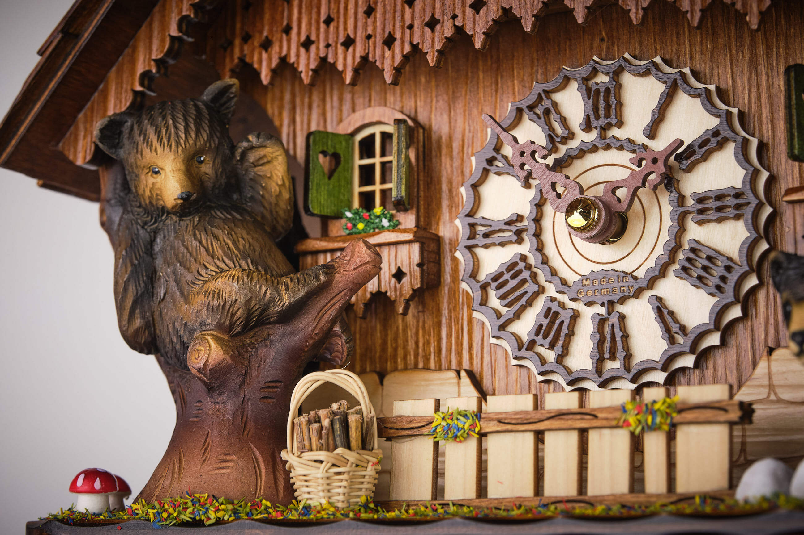 Trenkle -Cuckoo Clock Quartz Movement Bear House 24cm- 4304 QM HZZG