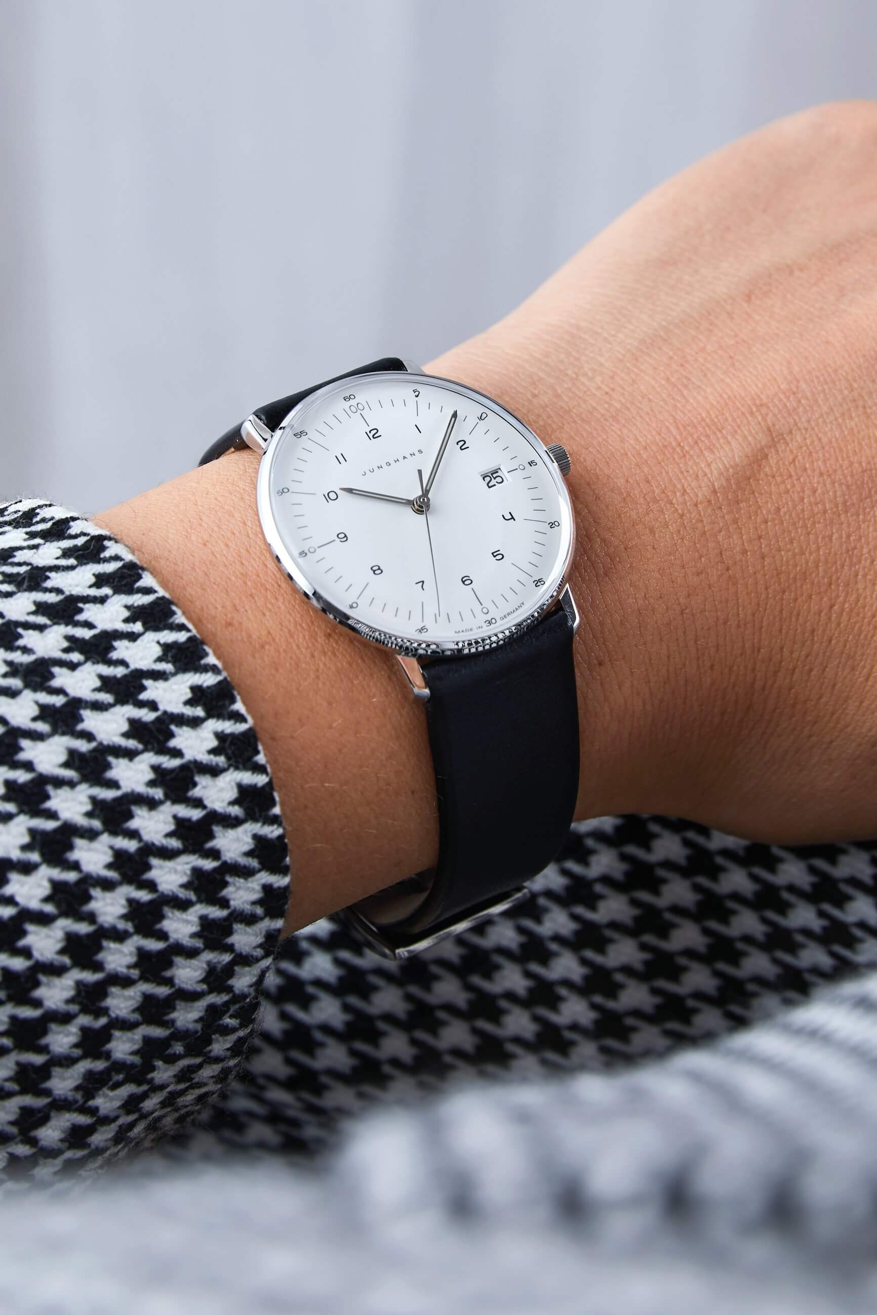 Junghans -max bill ladies' watch black white quartz sapphire crystal 33mm- 047/4450.02