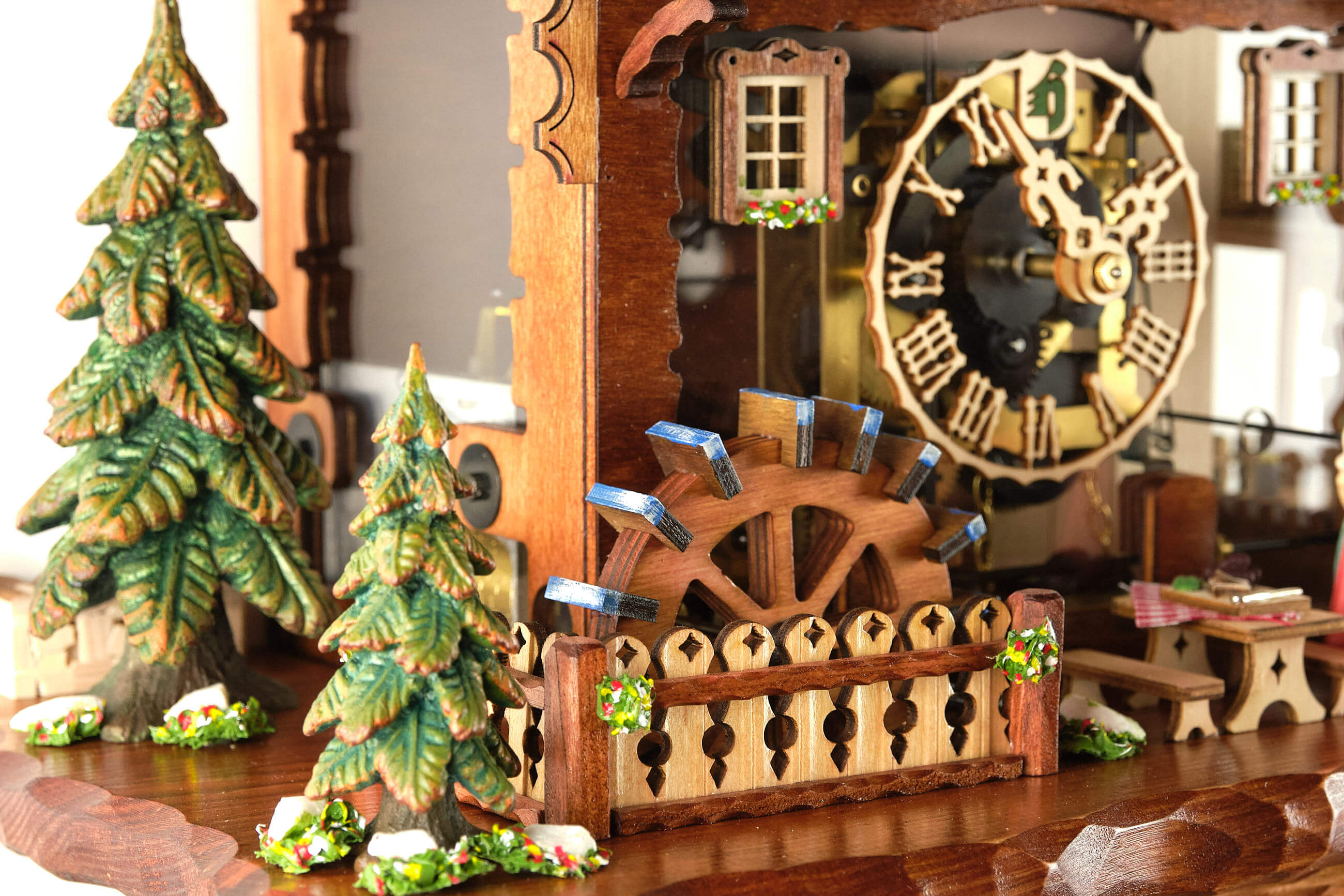 Hönes -Cuckoo clock half-timbered plexiglass front 8-day movement with music 38cm- 86720T