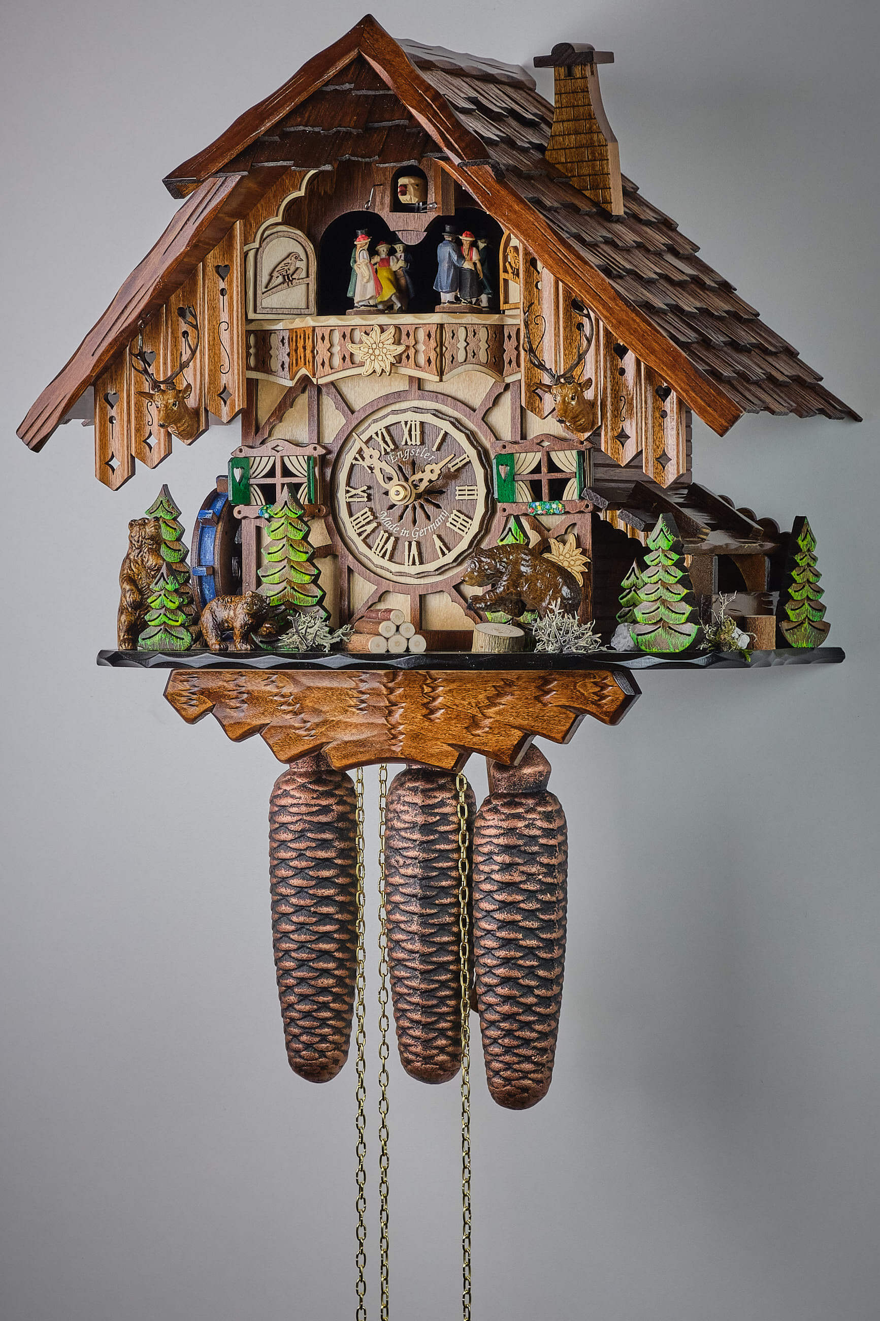 Engstler -Kuckucksuhr Schwarzwaldhaus Bären 8-Tage Laufwerk Musik 36cm- 48713/8 MT